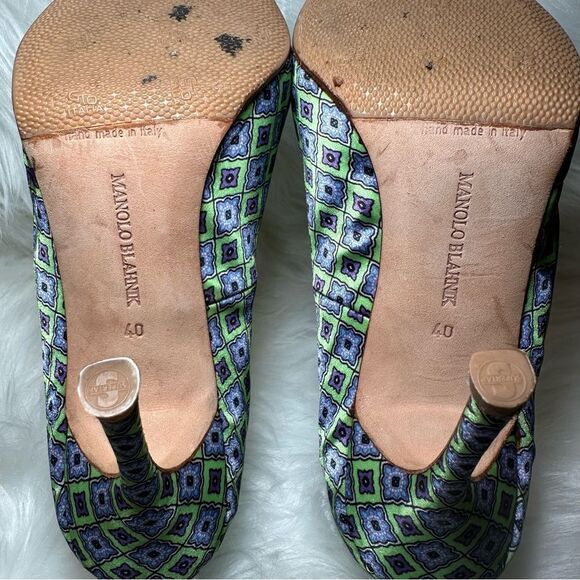 Vintage Manolo Blahnik Pumps - Picture 10 of 10
